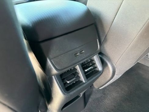 Used 2025 Chevrolet Equinox LT AWD/4WD image 33