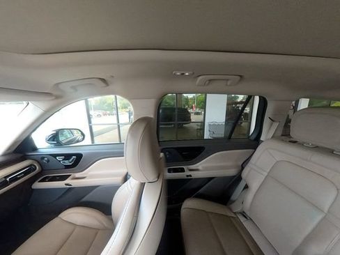 Used 2021 Lincoln Aviator Reserve w/ Equipment Group 201A AWD/4WD image 32