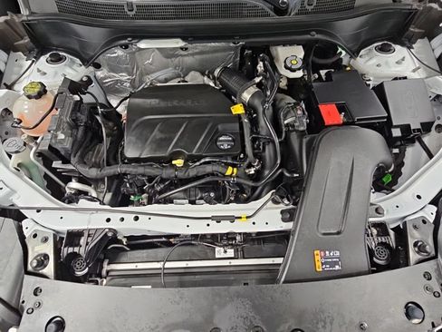 Used 2024 Chevrolet Trax RS FWD image 39