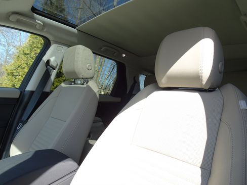 New 2025 Land Rover Discovery Sport S image 13