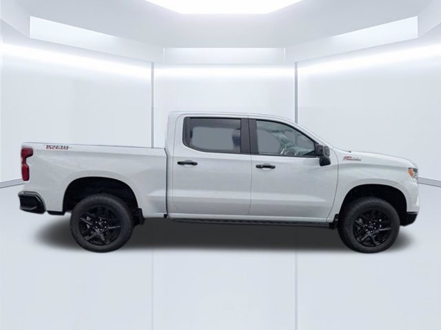 Used 2026 Chevrolet Silverado 1500 LT Trail Boss w/ Convenience Package II AWD/4WD image 3
