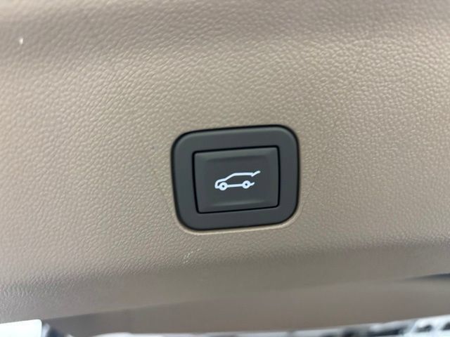 New 2026 GMC Yukon Denali w/ Denali Reserve Package AWD/4WD image 11