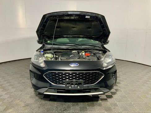 Used 2020 Ford Escape SE image 7