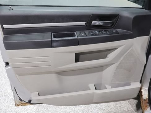 Used 2009 Dodge Grand Caravan SE w/ Climate Group FWD image 13
