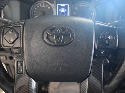 Used 2017 Toyota Tacoma SR5 RWD image 72