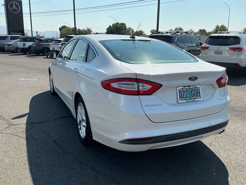 Used 2014 Ford Fusion SE w/ Equipment Group 202A FWD image 10