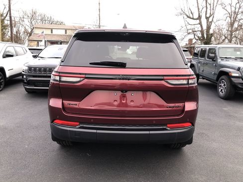 New 2025 Jeep Grand Cherokee Limited w/ Luxury Tech Group II image 11