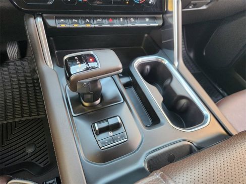 Used 2024 GMC Sierra 1500 Denali w/ Technology Package image 17