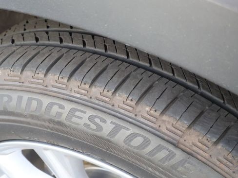 Used 2024 Honda CR-V EX-L image 7