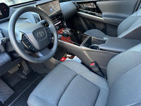Used 2025 Toyota bZ4X AWD image 10