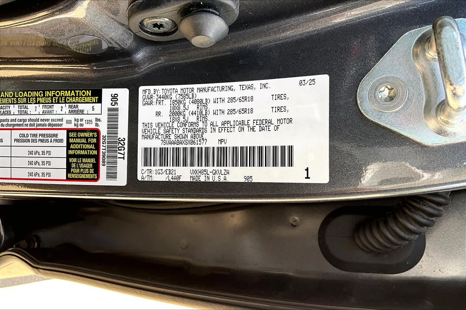 Used 2025 Toyota Sequoia TRD Pro AWD/4WD image 37