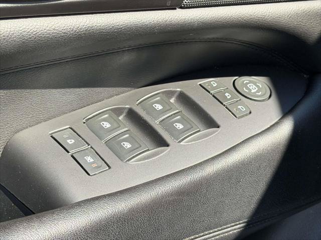 Used 2020 Cadillac Escalade Luxury w/ LPO, Radiant Package AWD/4WD image 19
