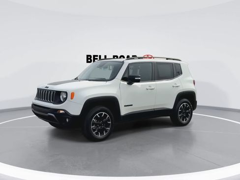 Used 2023 Jeep Renegade Latitude image 4