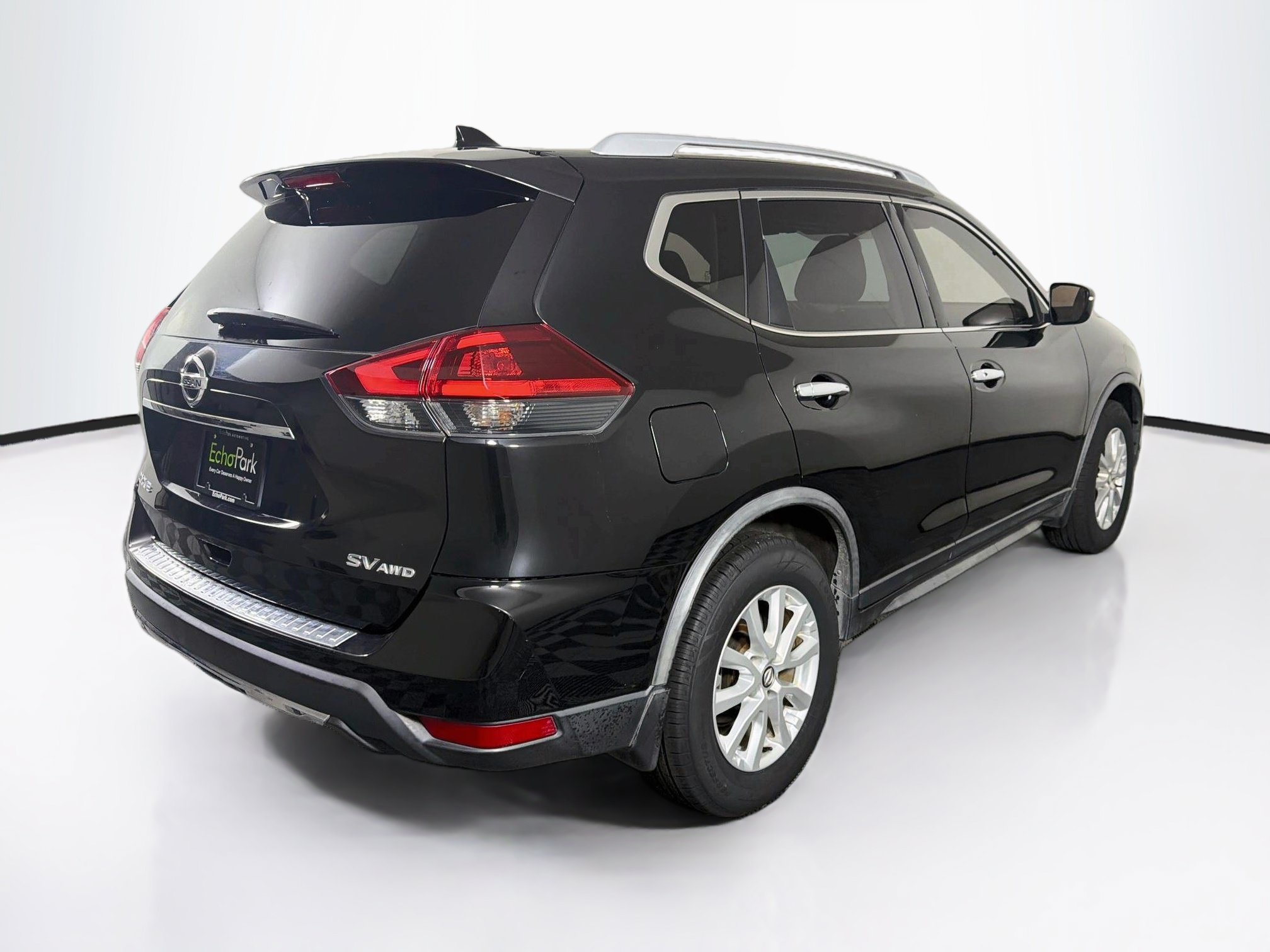 Used 2018 Nissan Rogue SV AWD/4WD image 9
