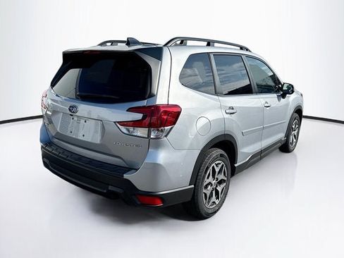 Used 2024 Subaru Forester Premium AWD/4WD image 5