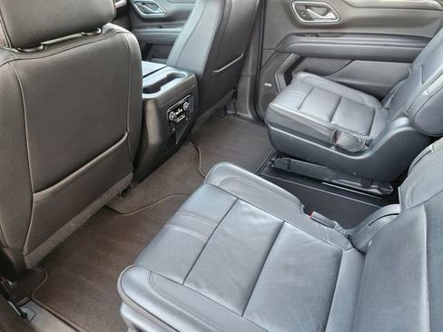 Used 2022 Chevrolet Suburban RST w/ Luxury Package AWD/4WD image 30