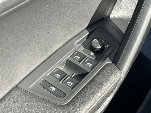 Used 2023 Volkswagen Tiguan S image 13