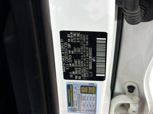 Used 2021 Kia Sorento S FWD image 33