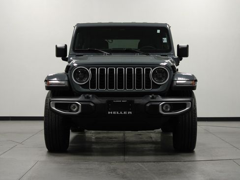 Used 2025 Jeep Wrangler Unlimited Sahara AWD/4WD image 9