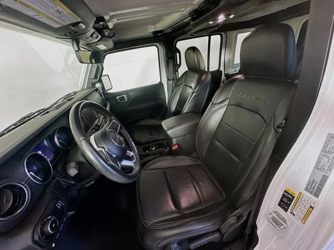 Used 2023 Jeep Wrangler Sahara w/ Cold Weather Group image 13