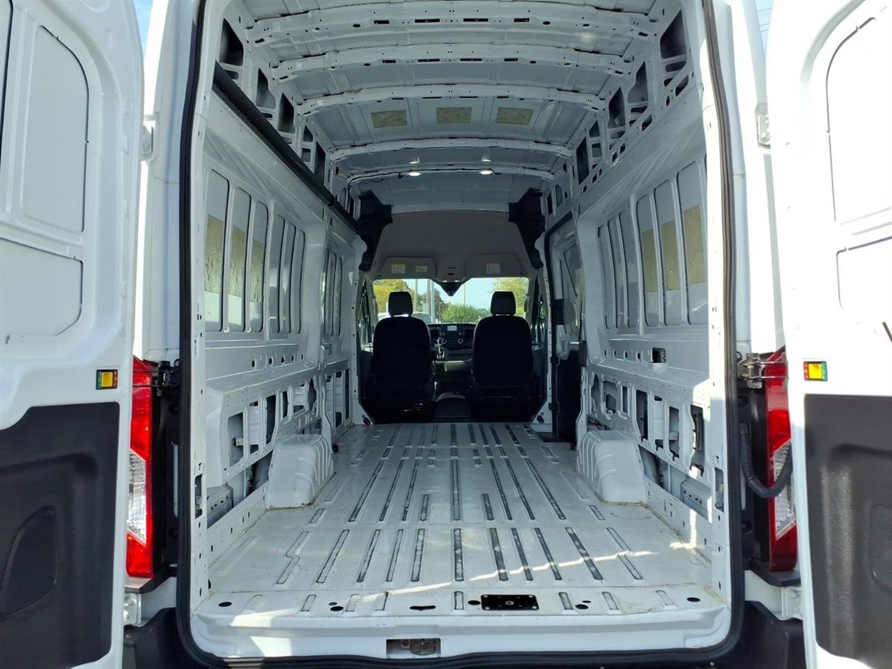 Used 2022 Ford Transit 250 148 High Roof Extended RWD image 15