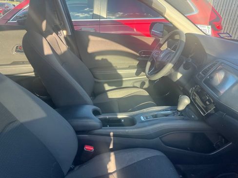 Used 2019 Honda HR-V EX image 4