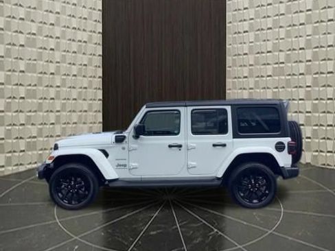 Used 2023 Jeep Wrangler Unlimited Sahara w/ Cold Weather Group AWD/4WD image 12