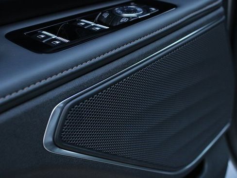 New 2026 Lincoln Nautilus Premier image 7