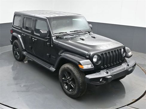 Used 2020 Jeep Wrangler Unlimited Sahara image 32