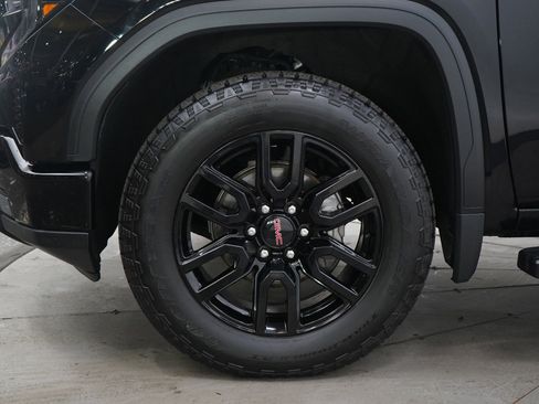 Used 2022 GMC Sierra 1500 Elevation w/ Elevation Premium Package image 31