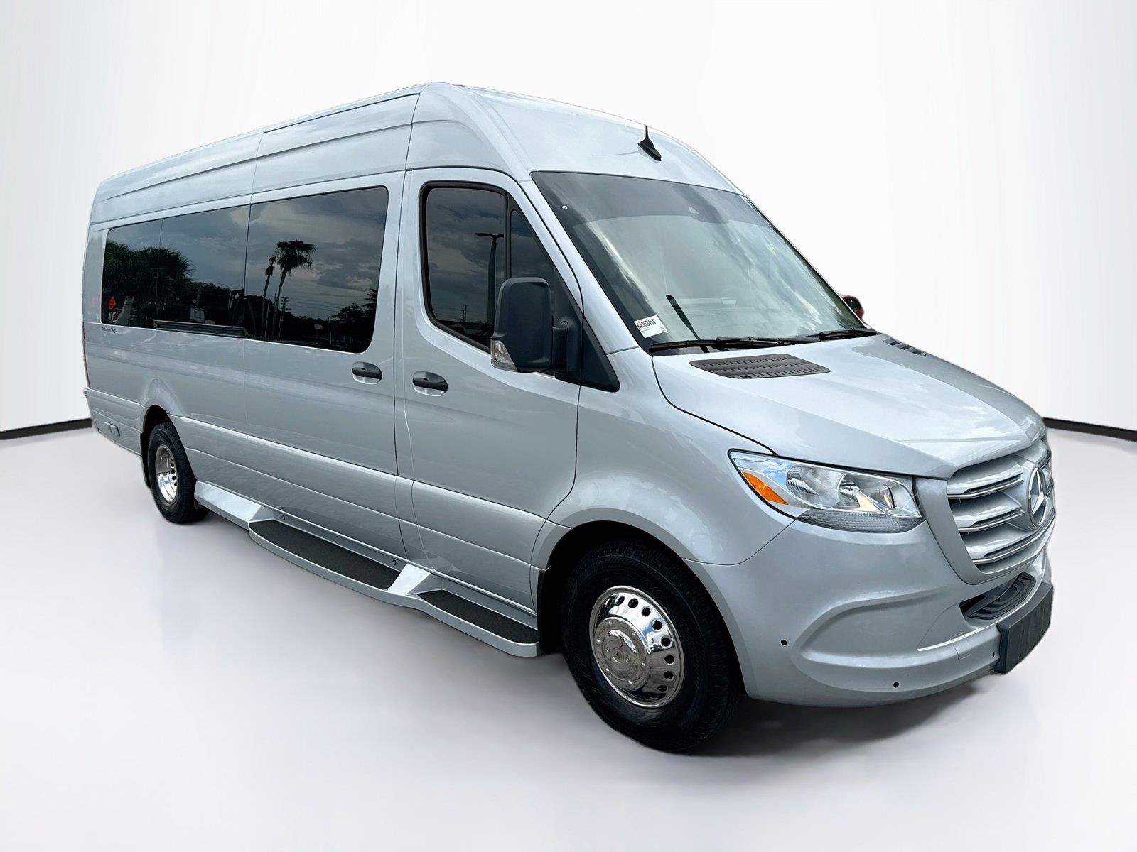 Used 2021 Mercedes-Benz Sprinter 3500 w/ Parking Package image 7