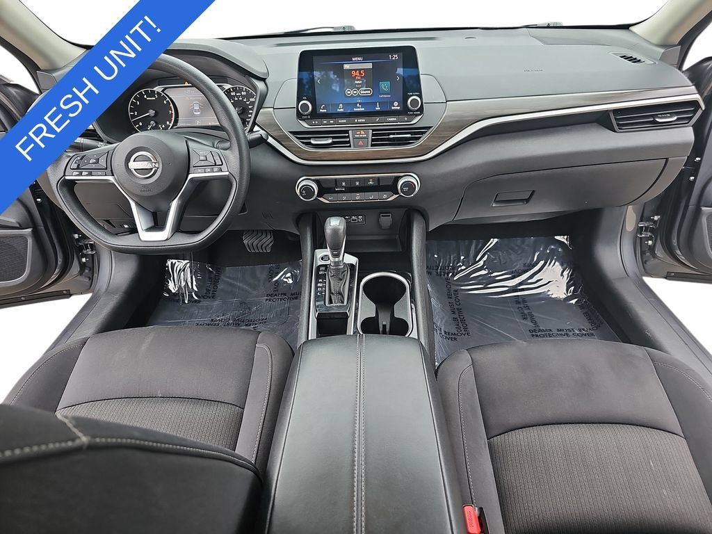 Used 2024 Nissan Altima 2.5 SV FWD image 9