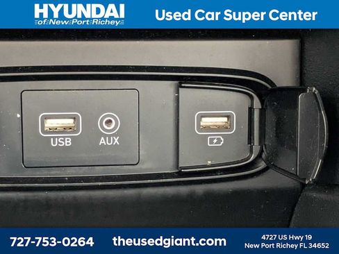 Used 2020 Hyundai Santa Fe SE w/ Cargo Package FWD image 24