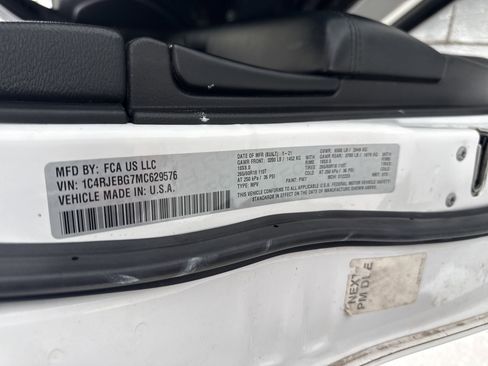 Used 2021 Jeep Grand Cherokee Limited RWD image 34