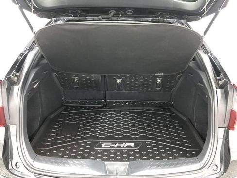 Used 2020 Toyota C-HR XLE FWD image 23