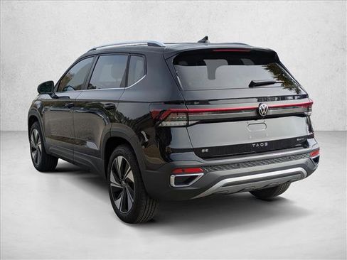 New 2026 Volkswagen Taos SE image 7