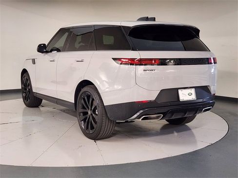 Used 2025 Land Rover Range Rover Sport SE image 6