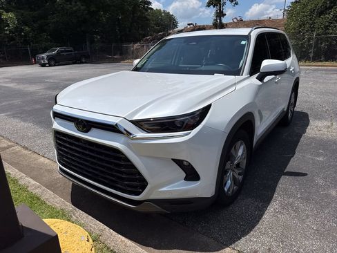 Used 2024 Toyota Grand Highlander FWD image 6
