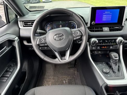 Used 2025 Toyota RAV4 SE w/ Convenience Package AWD/4WD image 19