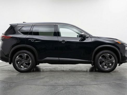 Used 2025 Nissan Rogue SV image 11