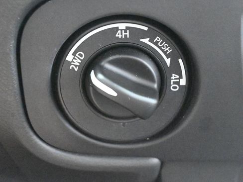 Certified 2025 Nissan Frontier PRO-4X AWD/4WD image 19
