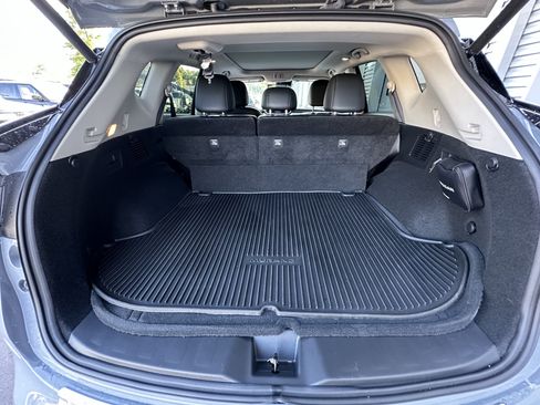 Used 2024 Nissan Murano Platinum w/ Cargo Package FWD image 34