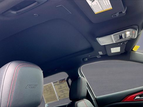 Used 2024 Chevrolet Traverse RS image 29