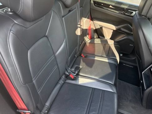 Used 2019 Porsche Cayenne AWD/4WD image 18