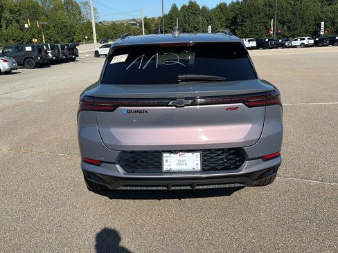Used 2024 Chevrolet Equinox EV RS FWD image 4