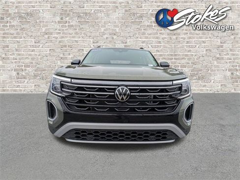 Certified 2025 Volkswagen Atlas Peak Edition SE image 9
