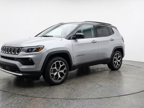 Used 2025 Jeep Compass Limited AWD/4WD image 3