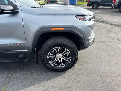 Used 2023 GMC Canyon AT4 w/ AT4 Premium Package AWD/4WD image 15