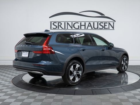 New 2026 Volvo V60 B5 Cross Country Plus w/ Climate Package AWD/4WD image 5