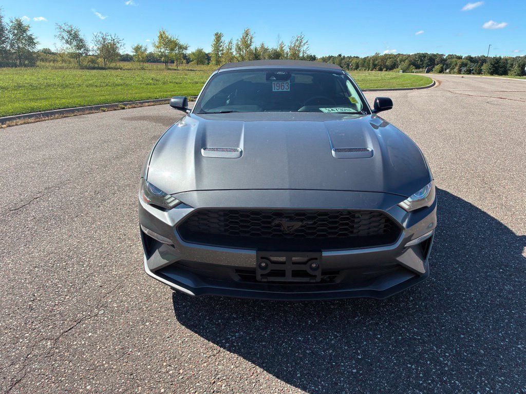 Used 2022 Ford Mustang Convertible RWD image 3